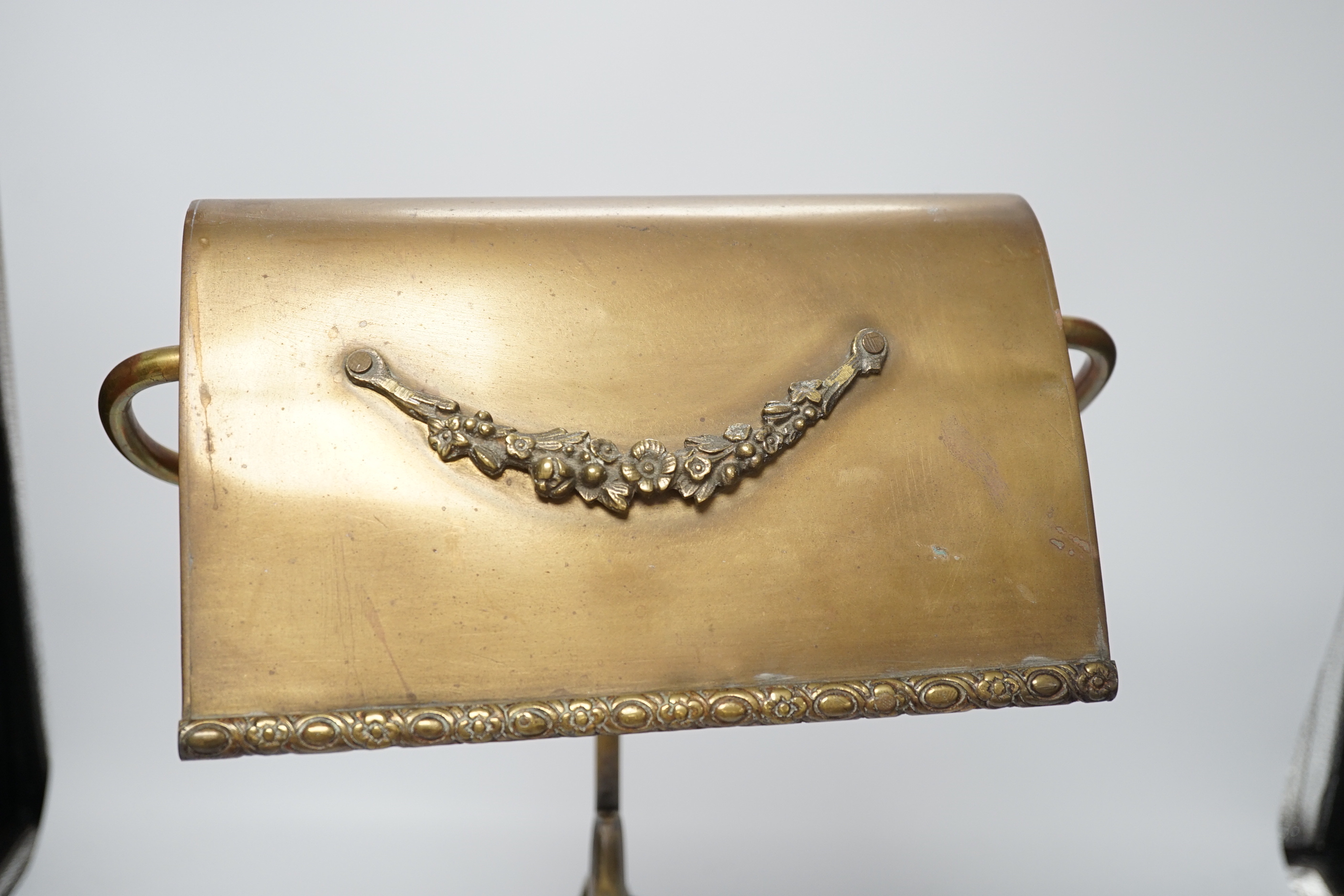 An early 20th century brass desk lamp, 45cm high